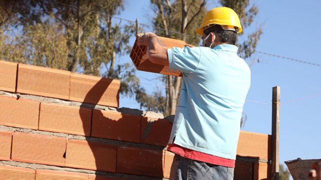 Cuántos salarios mínimos se necesitan para construir una casa en Santa Fe