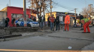 Programa de Reconstrucción: avanzan las tareas de bacheode hormigón en avenida Peñaloza
