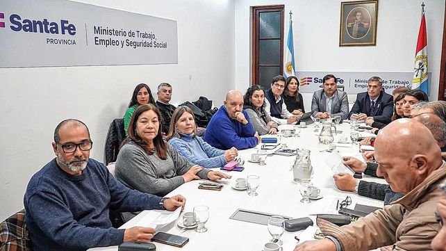 Rechazo sindical: Amsafé y Sadop consideraron insuficiente la oferta salarial del 15% para el segundo semestre.