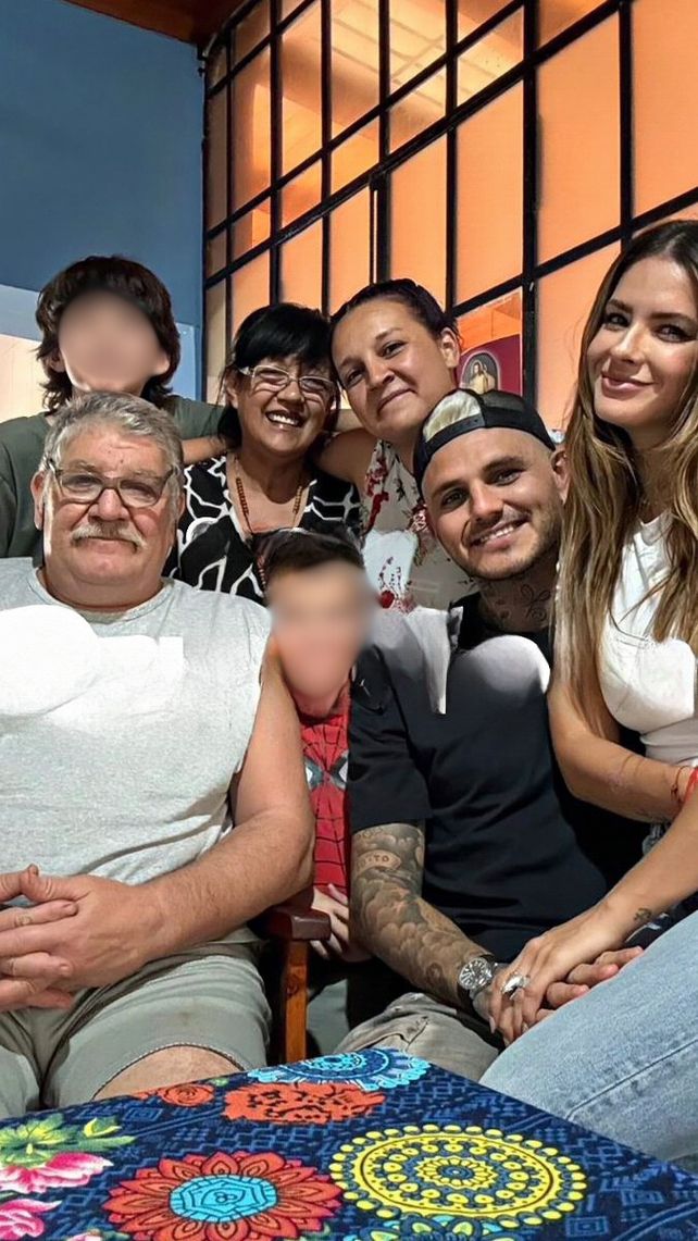 La foto que circula de la familia Icardi junto con la China Suárez