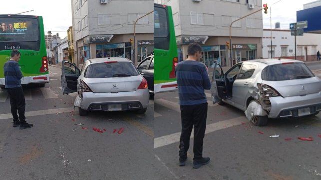 Paraná: un colectivo chocó de atrás a un auto en una esquina semaforizada