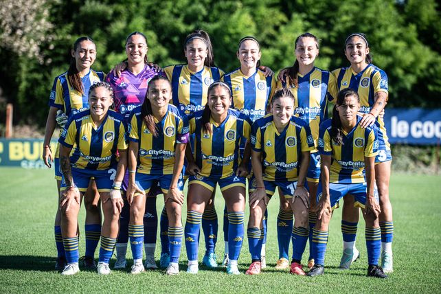 ¡Ganaron! Las Guerreras entrenador técnico y lograron su primera victoria en el campeonato.