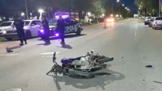 El choque entre el auto y la moto sucedió en ruta 33 y Moreno.