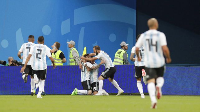 ¡Se hizo el milagro! Argentina le ganó a Nigeria sobre el final y se clasificó a octavos de final