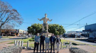 Villa Elisa vivió una jornada de celebración y orgullo al recibir el certificado que la posiciona como candidata para competir en el Best Tourism Villages 2025.