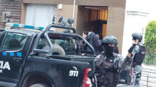 El detenido tras el allanamiento realizado por el el área de Trata de la PDI