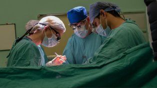 El equipo del Hospital Garrahan pudo realizar la cirugía compleja de extirpación de un neuroblastoma a un niño de ocho años