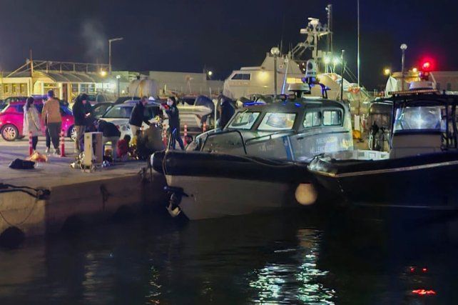 Grecia: al menos 15 muertos al chocar una lancha con inmigrantes y la guardia costera