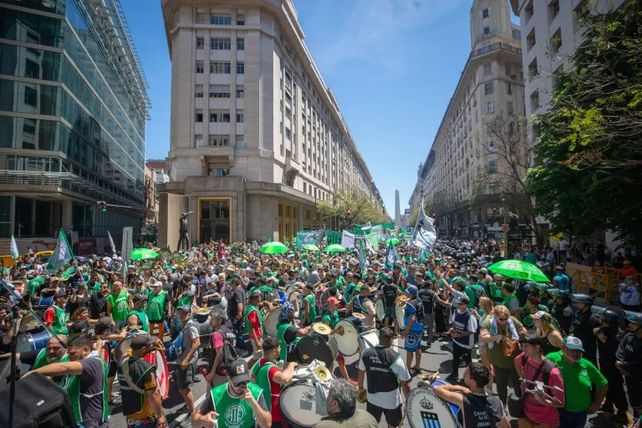 Los trabajadores nucleados en ATE realizaron una movilización ante el Ministerio de Desregulación.