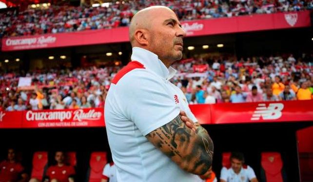Sampaoli dejó Sevilla con una goleada y muchos silbidos