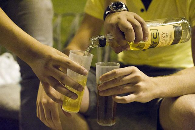 El alcohol es la sustancia que más se consume entre los sectores jóvenes