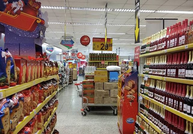 Oferta anticipada. Falta más de un mes y medio para Navidad y ya se ofrecen productos alusivos.