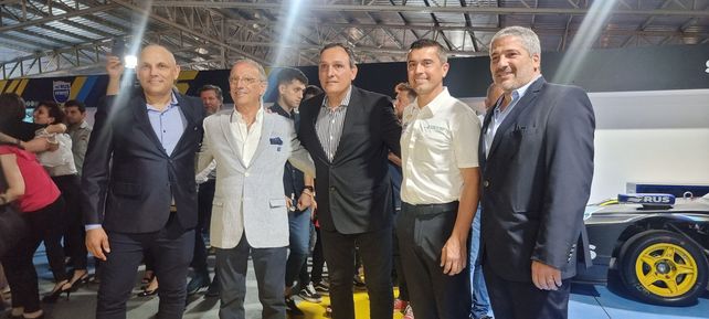 Mauro Medina. Lucio Godoy, el intendente de Arrecifes Javier Olaeta, Ricardo Juncos y Guillermo Cruzzetti.