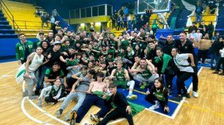 El grito sagrado.&nbsp; Sportivo América gritó campeón en la liga mayor del básquet rosarino.