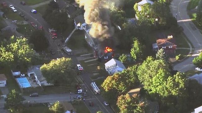 Pánico y fuego en Massachusetts tras una cadena de explosiones de gas
