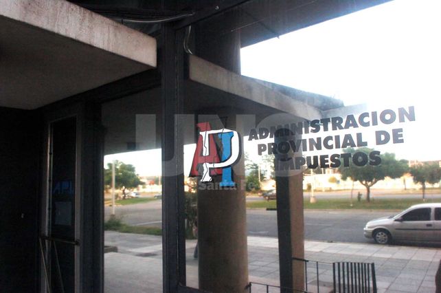 En febrero. Los santafesinos tienen tiempo hasta el próximo mes para cancelar el importe total de los dos tributos.