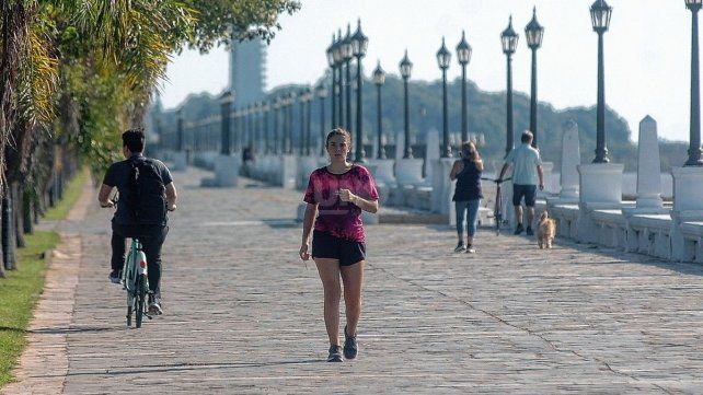 Pese al sol en el comienzo de domingo en la ciudad de Santa Fe hay dos alertas vigentes: tormentas y viento Pese al sol en el comienzo de domingo en la ciudad de Santa Fe hay dos alertas vigentes: tormentas y viento