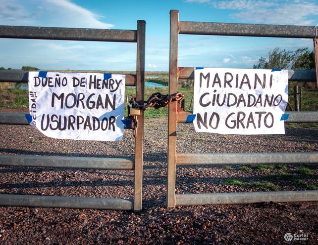 Banderazo de protesta por la recuperación del legado Deliot en el Día de los Humedales