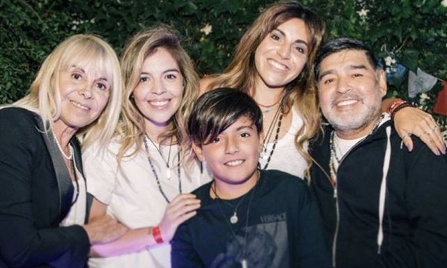 DICIEMBRE DE 2019. La última foto de Diego y Claudia Villafañe juntos