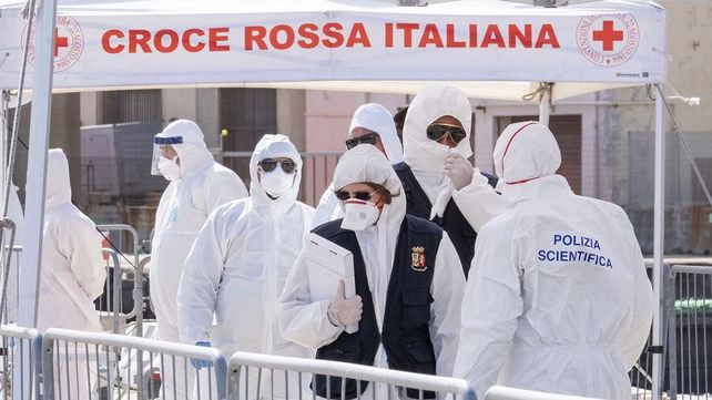 Italia reporta 52 fallecidos y 2036 casos de contagio