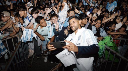 La Selección Argentina arribó a Córdoba y fue recibido con un gran marco