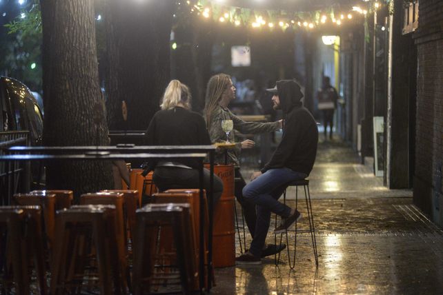 Jaqueados por los tarifazos y la caída de clientes, bares de Santa Fe se ven obligados a reducir personal
