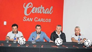 El presidente Jorge Pincirolli, junto al intendente de San Carlos, Placenzotti, presentaron el Sabalito 2022.