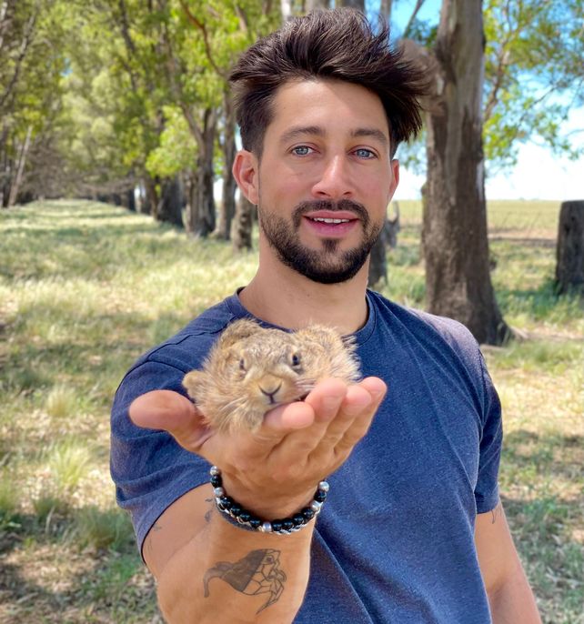 El influencer que lanzó una bolsa de trabajo para ayudar a conseguir empleo en el campo