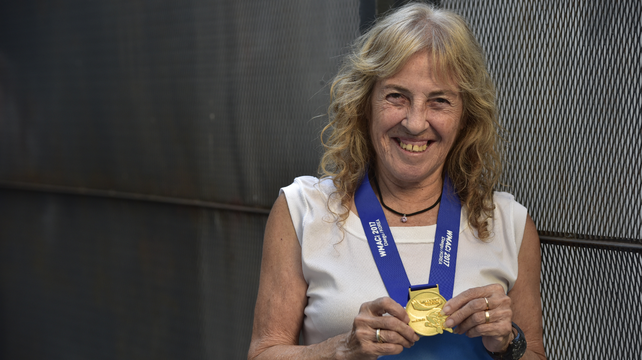 Para la rosarina Susana Sarco ya es una costumbre colgarse una medalla mundialista. En Gotemburgo obtuvo la de plata en el medio maratón.