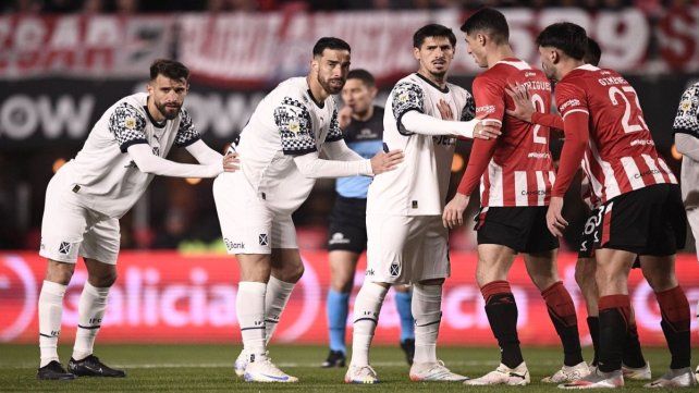 La pelota parada fue la clave para el triunfo de Independiente.