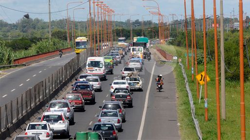Caos vehicular: vecinos reclamaron asistencia y cortaron la ruta 168