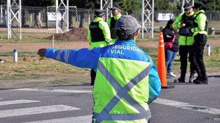 Seguridad vial en Santa Fe: civiles especializados controlarán rutas y la policía vial formará la Guardia Provincial
