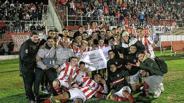 La Copa Santa Fe ya tiene tres semifinalistas: 9 de Julio de Rafaela espera por Colón o Atlético de Rafaela.