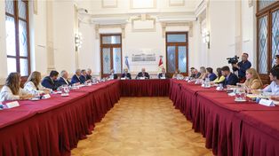 El gobernador Perotti y los legisladores tuvieron una reunión tensa