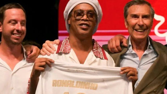 Bombazo en Italia: Ronaldinho deja el retiro y vuelve a jugar a los 46 años en el Ravenna