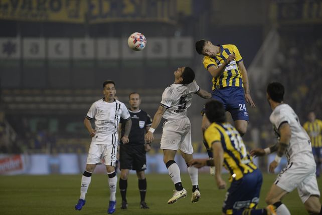 Central no estuvo a la altura y perdió ante un práctico Central Córdoba