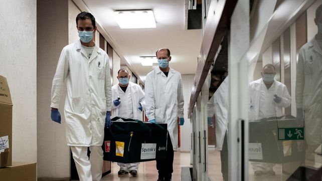 Hungría ya recibió la vacuna rusa contra el coronavirus para analizar su posible uso
