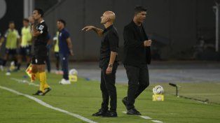 La dupla Orsi y Gómez, en la noche del estreno de Newells en Córdoba.