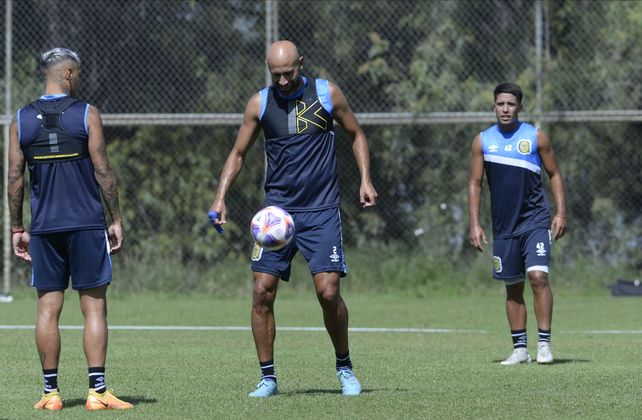 Carlos Quintana se repuso del cuadro gripal que lo dejó afuera del último partido y vuelve al equipo.