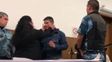 una mujer abrazo y perdono al asesino de su hijo en pleno juicio una mujer abrazo y perdono al asesino de su hijo en pleno juicio