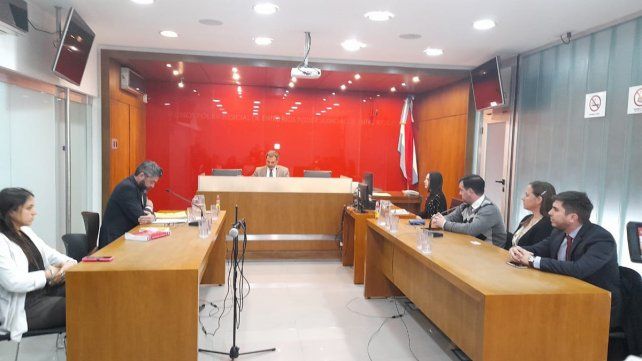 Pena condicional y reglas de conducta para docente que chocó y mató a dos hermanos