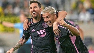 Con dos goles de Messi