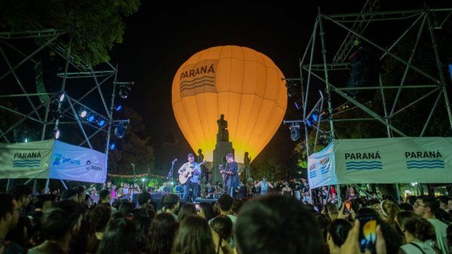 El público celebró las bandas musicales
