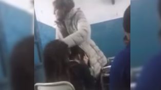 Una docente humilló en clase a una alumna con malformaciones físicas
