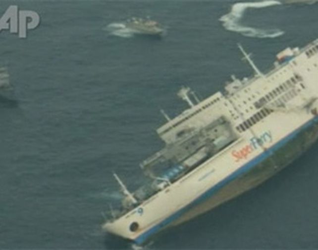 Tras hundirse un ferry, naufrag&oacute; un barco carguero en Filipinas