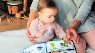 Los niños menores de 3 años siguen siendo los más vulnerables a contagios de coronavirus ya que no pueden acceder aún a la vacunación.