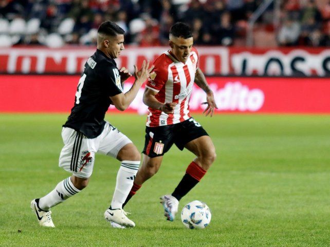 Estudiantes ganó de local en el UNO.