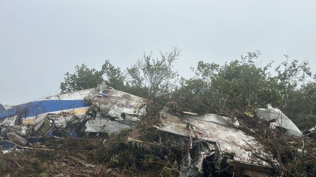 Murieron 15 personas al estrellarse un avión en Colombia