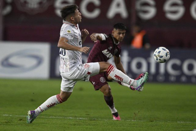 Lanús y Unión protagonizaron un entretenido empate 2 a 2.