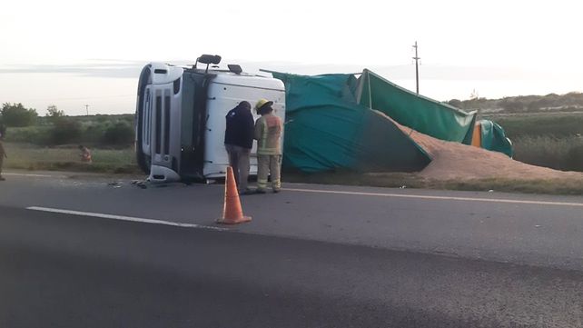 El tránsito es asistido por Gendarmería y Policia en el kilómetro 4 de la Autovía 14